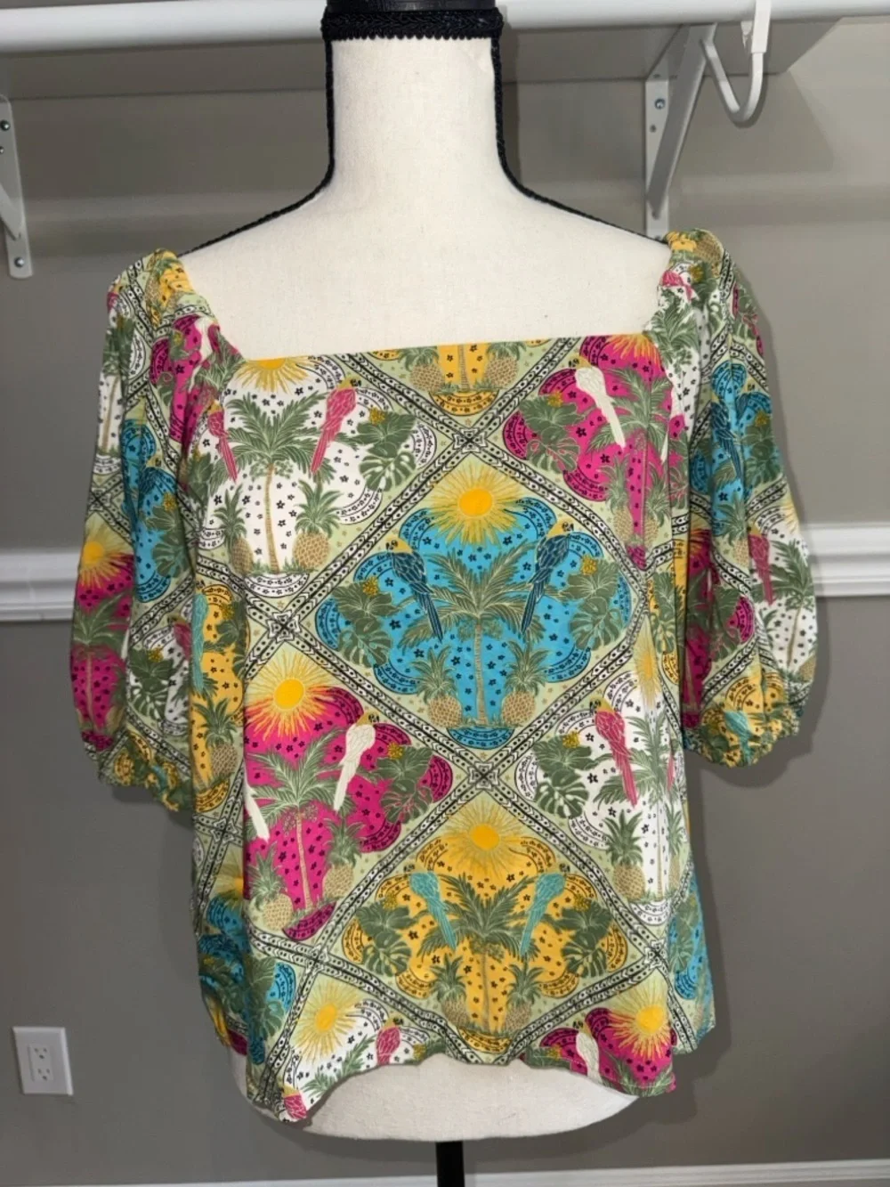 LOFT square neckline